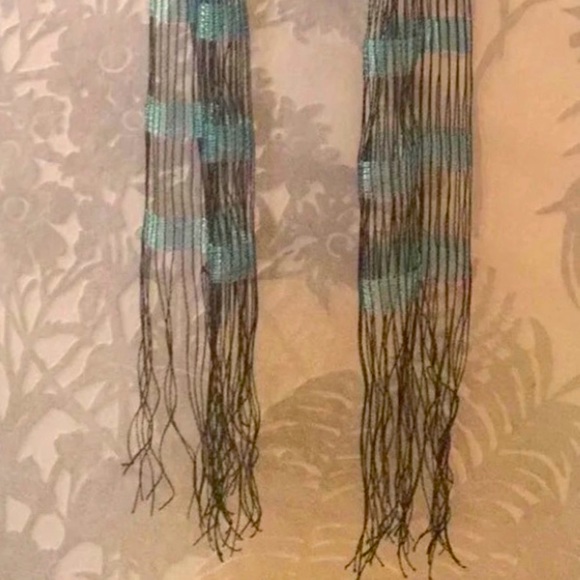 Scarf, Shawl, Wrap - Picture 4 of 6